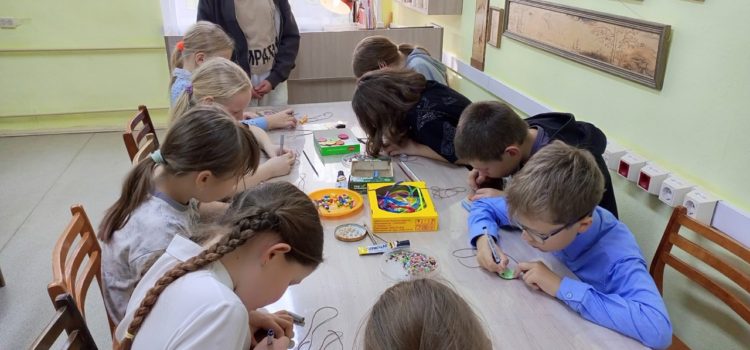 Ученики 4 класса Дебёсской школы Ученики 4 класса Дебёсской школы