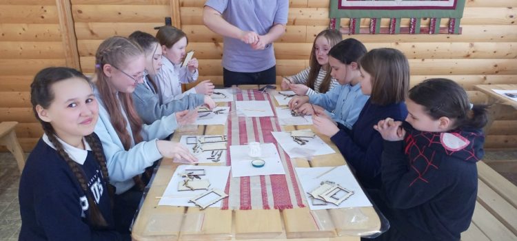 Учащиеся 5 класса Дебесской школы Учащиеся 5 класса Дебесской школы